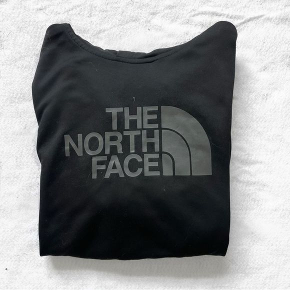 The
North Face Hoodie - Picture 1 of 3